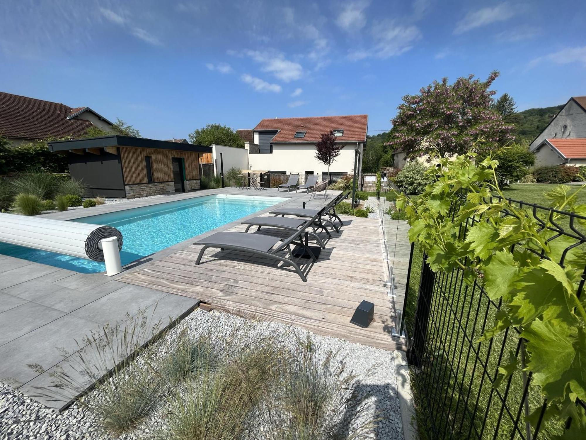 Appart-Hotel N 4 Calme Avec Terrasse, Wi-Fi Haut Debit, Petit-Dejeuner, Room-Service Et Parking Prive Chouzelot Екстериор снимка