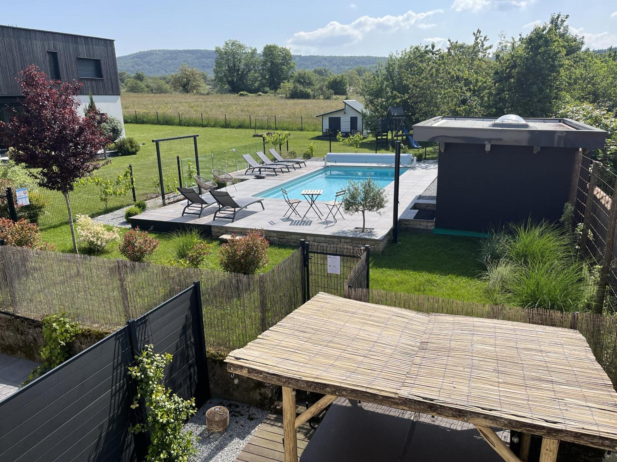 Appart-Hotel N 4 Calme Avec Terrasse, Wi-Fi Haut Debit, Petit-Dejeuner, Room-Service Et Parking Prive Chouzelot Екстериор снимка